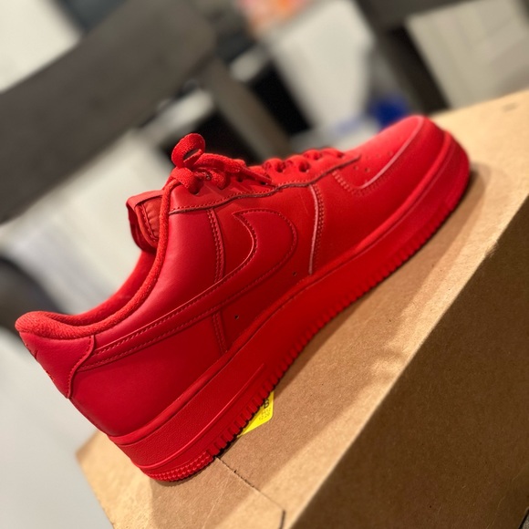 Nike Air Force 1 ‘07 LV8 Casual Red - Picture 4 of 6